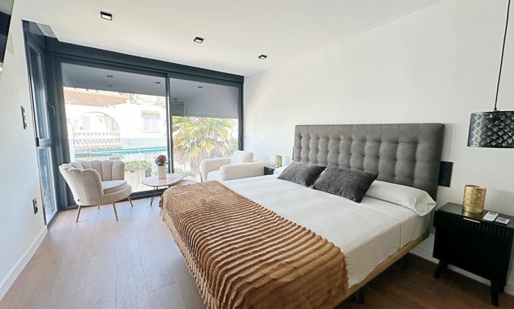 Wederverkoop - Terraced house / Townhouse - Torrevieja - Torrevieja - Aguas Nuevas