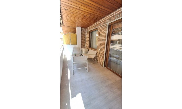 Sale - Apartment - Torrevieja - Playa Acequion