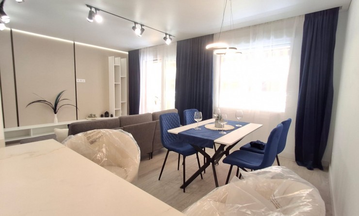 Sale - Apartment - Torrevieja - Playa Acequion