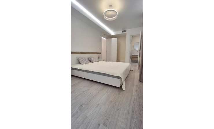 Sale - Apartment - Torrevieja - Playa Acequion