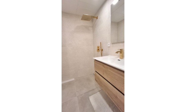 Sale - Apartment - Torrevieja - Playa Acequion