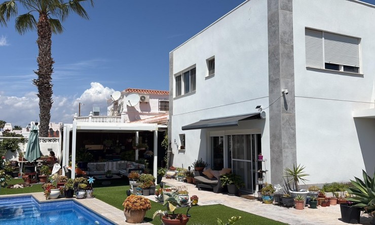 Wederverkoop - Villa - Torrevieja - La Siesta - El Salado -  Torreta