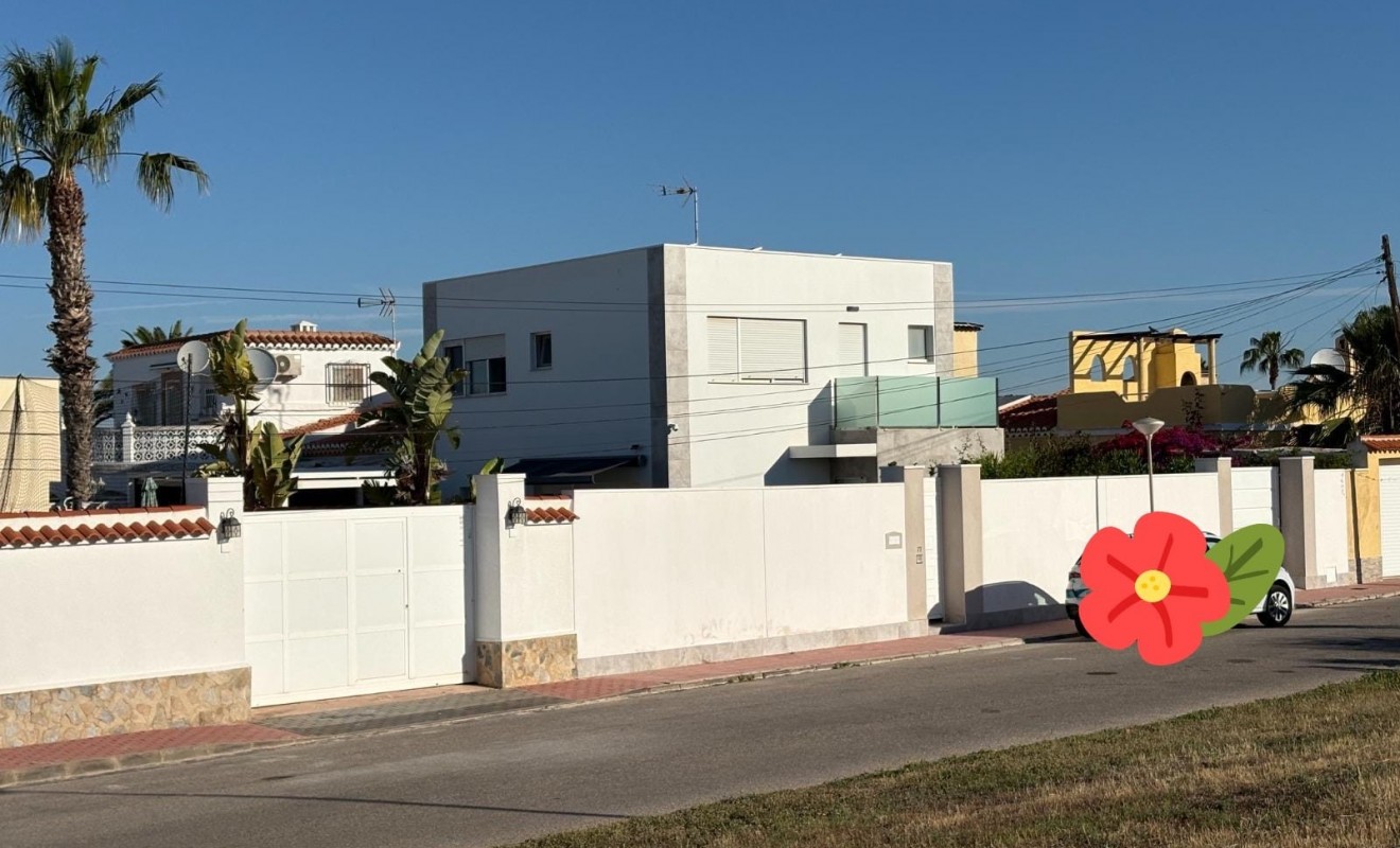 Wederverkoop - Villa - Torrevieja - La Siesta - El Salado -  Torreta