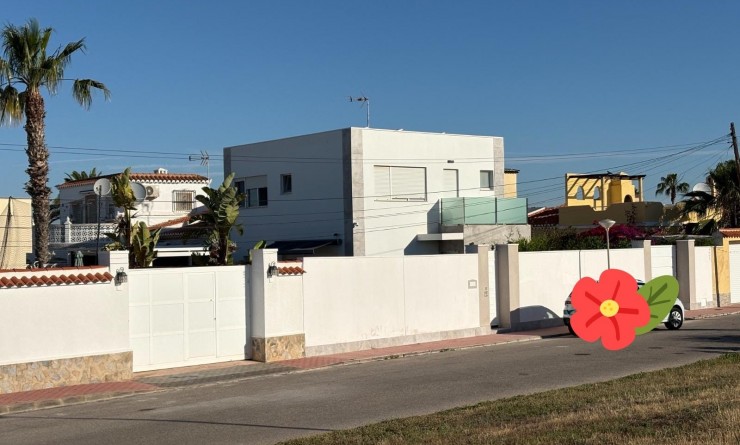 Wederverkoop - Villa - Torrevieja - La Siesta - El Salado -  Torreta
