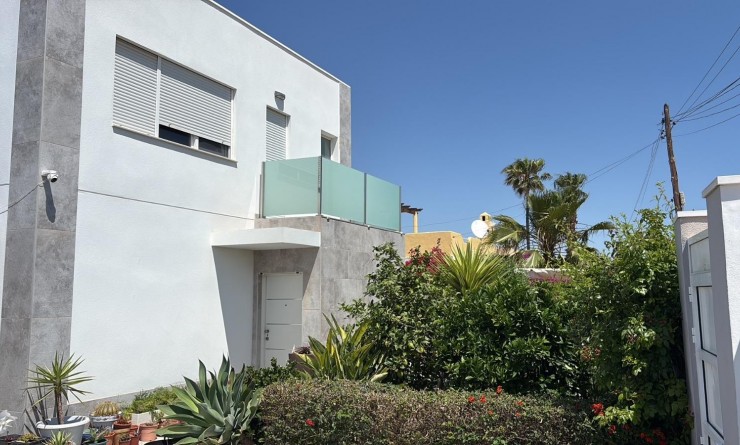 Wederverkoop - Villa - Torrevieja - La Siesta - El Salado -  Torreta