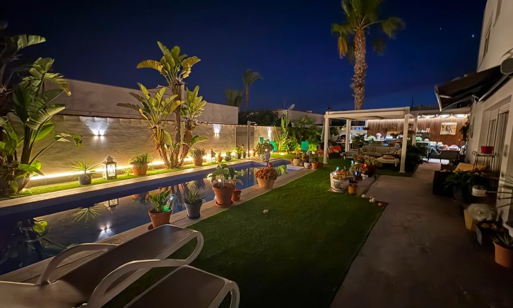 Wederverkoop - Villa - Torrevieja - La Siesta - El Salado -  Torreta