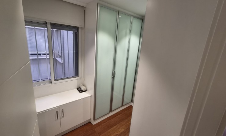 Wederverkoop - Apartment / flat - Torrevieja - Centro