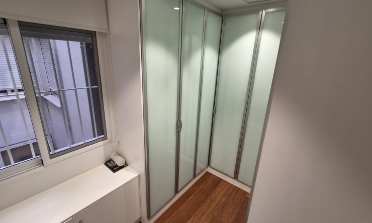 Wederverkoop - Apartment / flat - Torrevieja - Centro