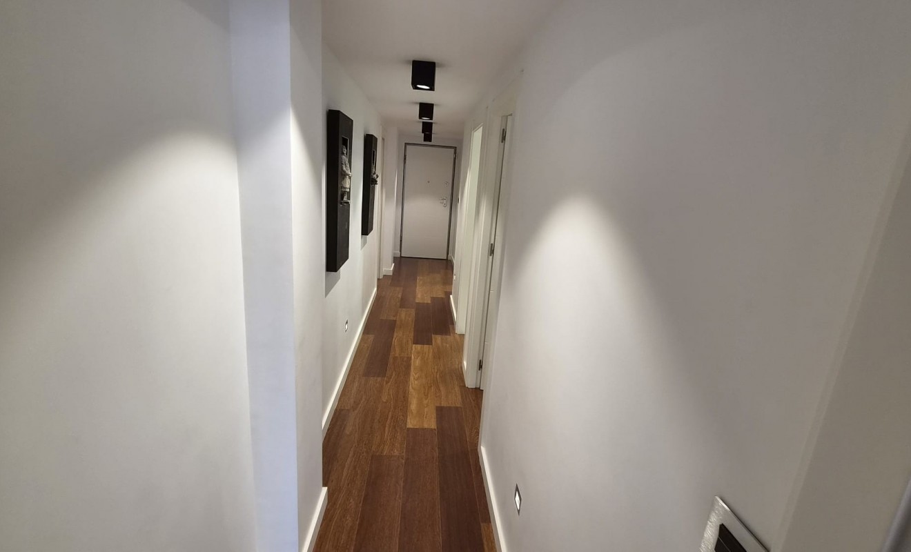 Wederverkoop - Apartment / flat - Torrevieja - Centro