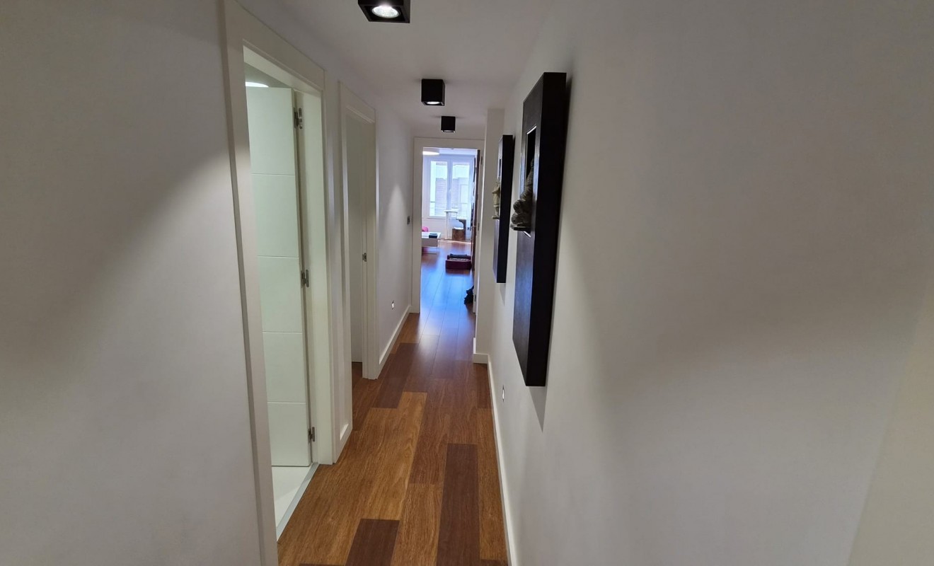 Wederverkoop - Apartment / flat - Torrevieja - Centro