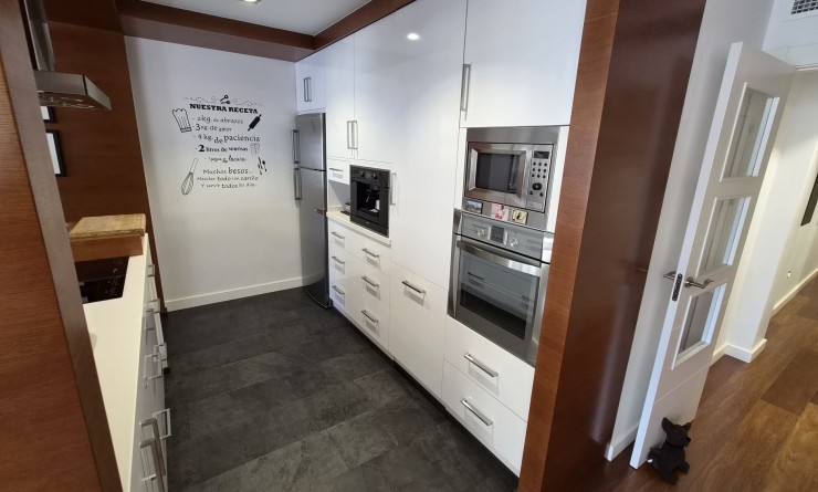 Wederverkoop - Apartment / flat - Torrevieja - Centro