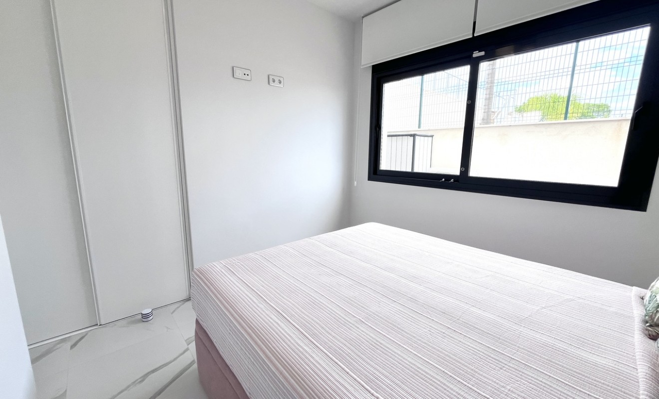 Sale - Apartment - San Miguel de Salinas