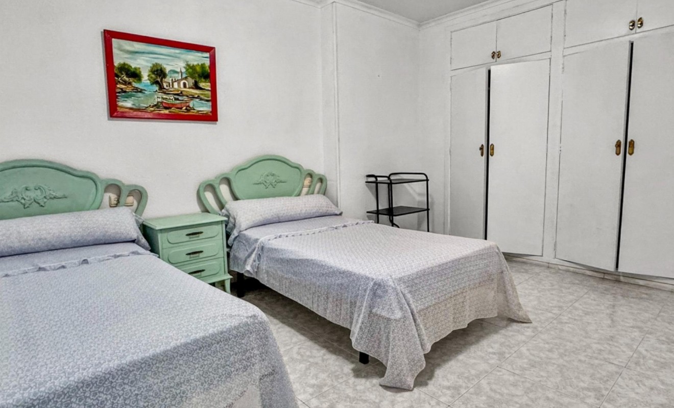 Sale - Apartamento - Torrevieja - Playa de los Locos