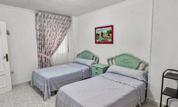 Sale - Apartamento - Torrevieja - Playa de los Locos