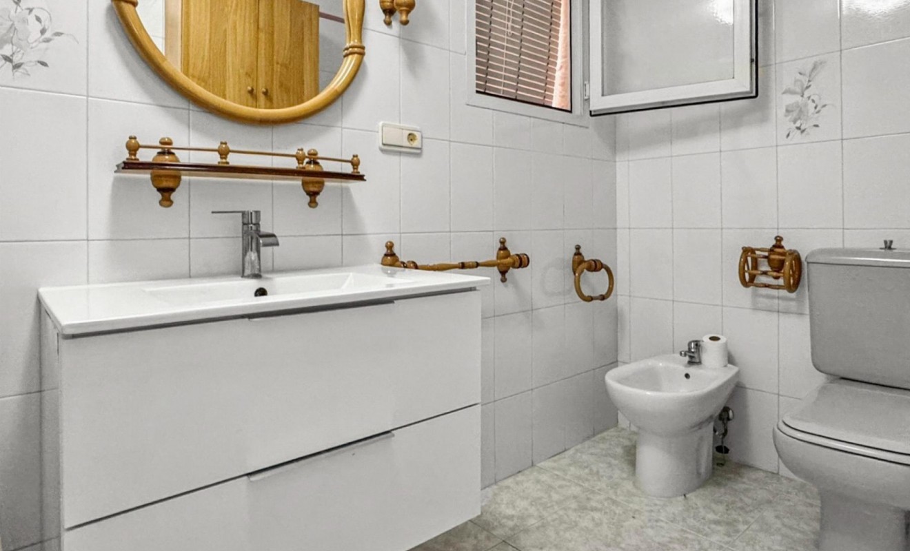 Sale - Apartamento - Torrevieja - Playa de los Locos