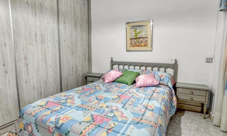 Sale - Apartamento - Torrevieja - Playa de los Locos