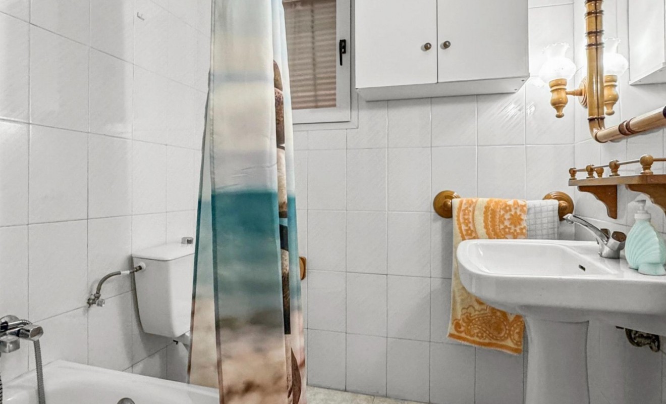 Sale - Apartamento - Torrevieja - Playa de los Locos