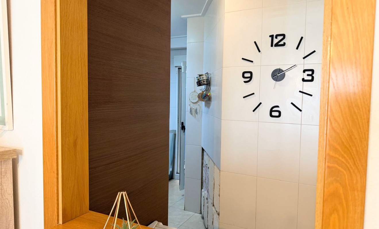 Wederverkoop - Apartment / flat - Torrevieja - Centro