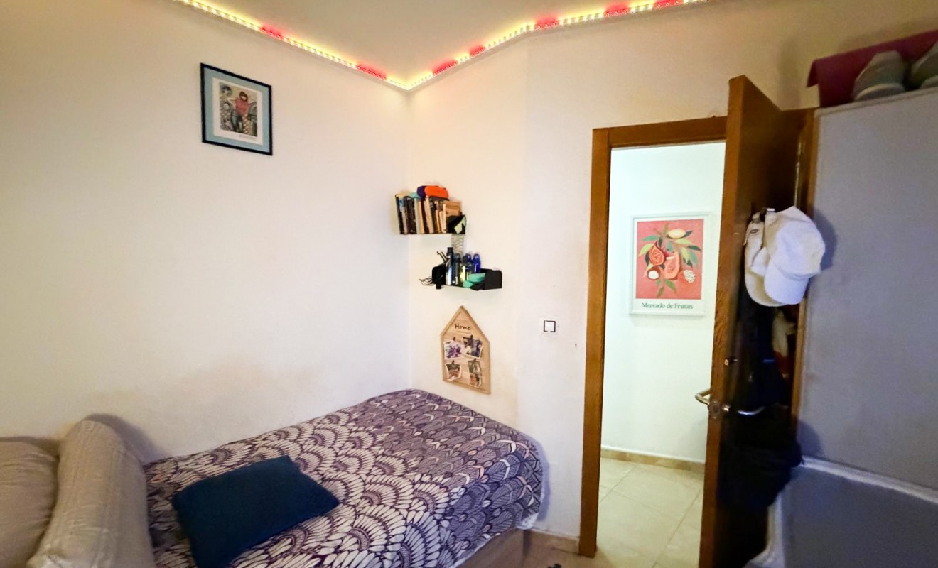 Wederverkoop - Apartment / flat - Torrevieja - Centro