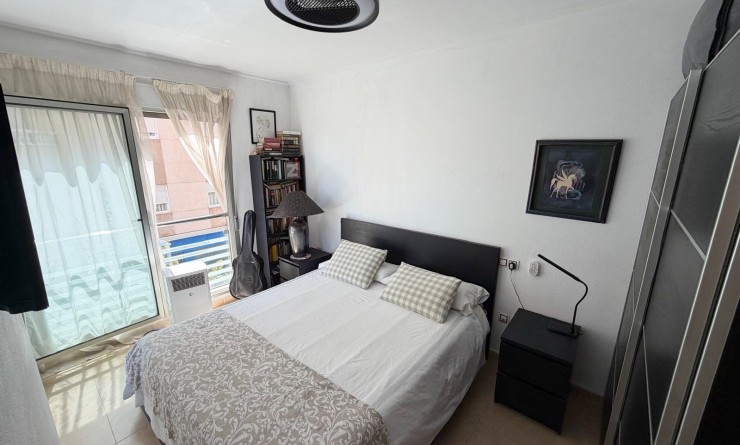 Wederverkoop - Apartment / flat - Torrevieja - Centro