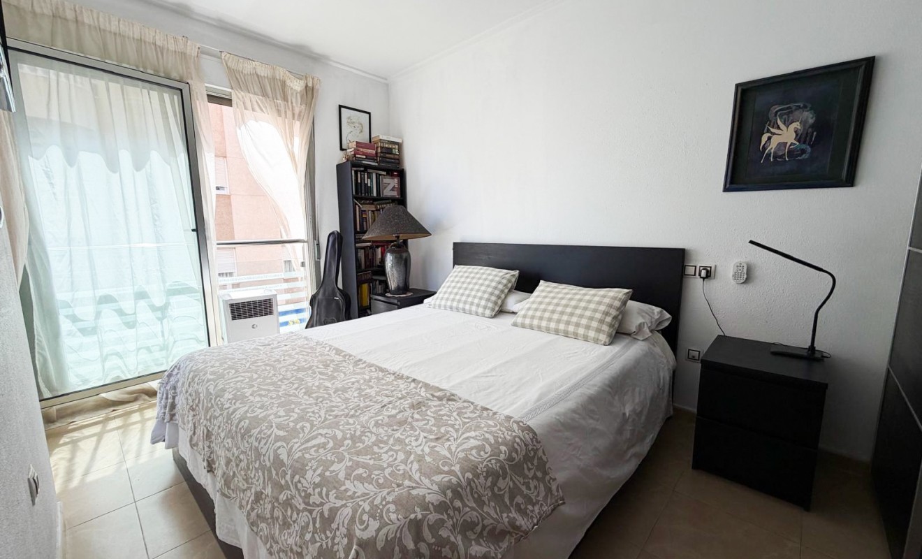 Wederverkoop - Apartment / flat - Torrevieja - Centro