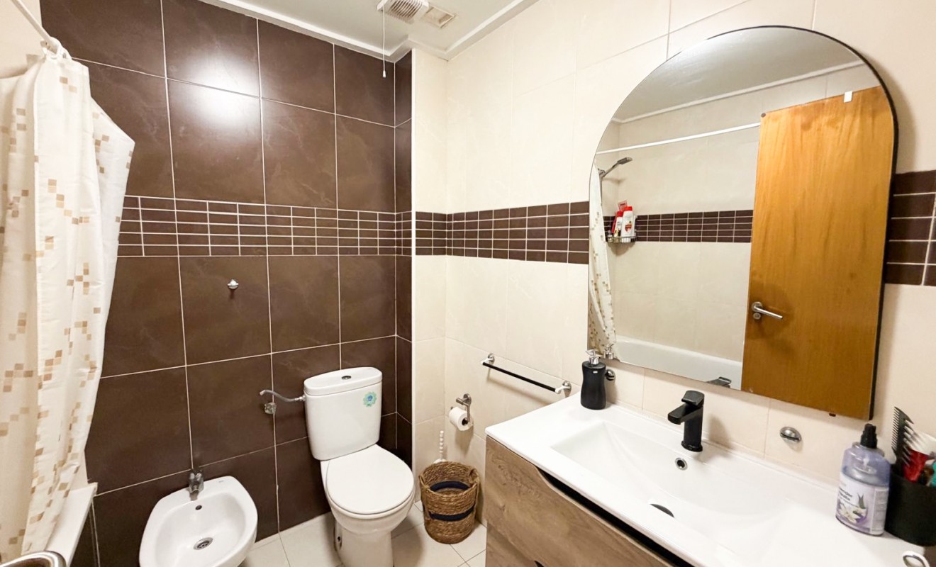 Wederverkoop - Apartment / flat - Torrevieja - Centro