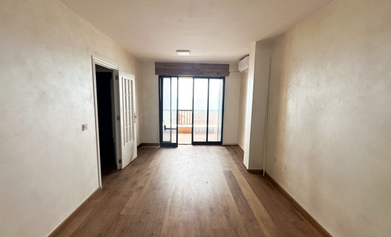Wederverkoop - Apartment / flat - Torrevieja - Playa de los Locos
