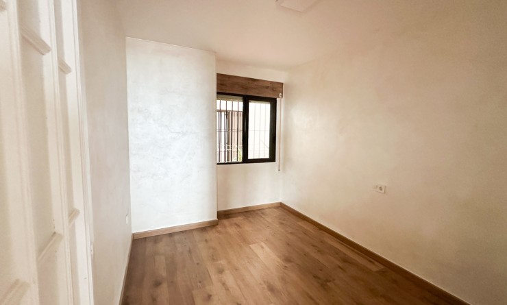 Wederverkoop - Apartment / flat - Torrevieja - Playa de los Locos