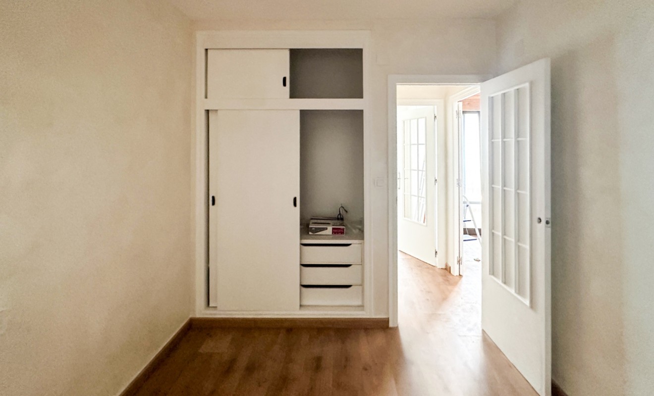 Wederverkoop - Apartment / flat - Torrevieja - Playa de los Locos