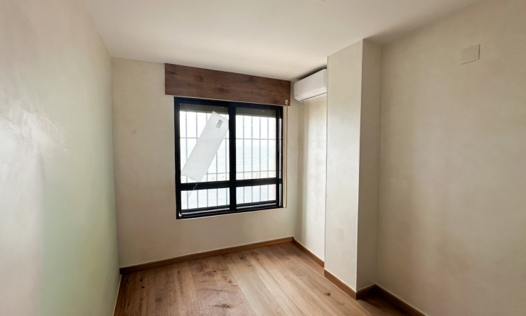 Wederverkoop - Apartment / flat - Torrevieja - Playa de los Locos