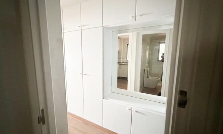 Wederverkoop - Apartment / flat - Torrevieja - Playa de los Locos
