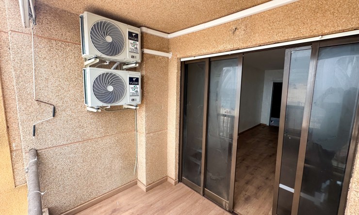 Wederverkoop - Apartment / flat - Torrevieja - Playa de los Locos