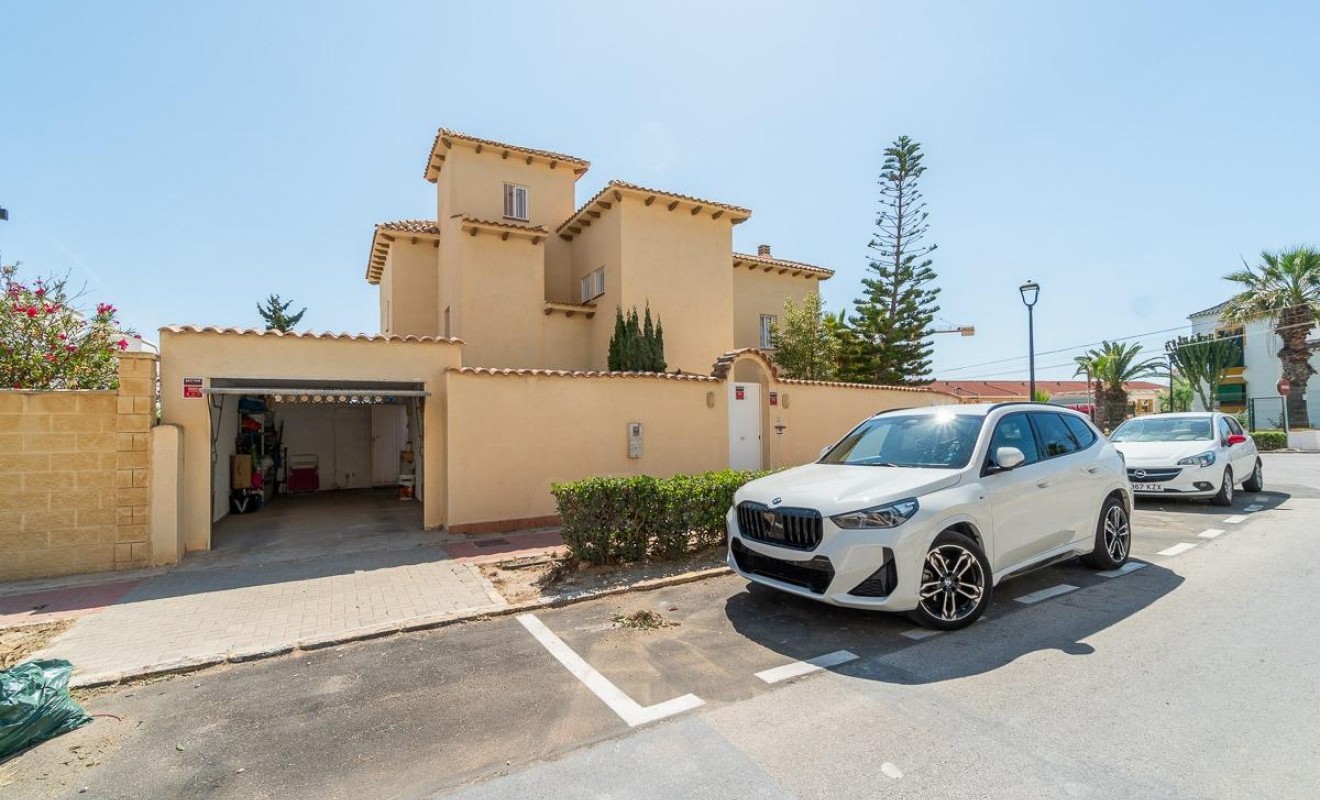 Wederverkoop - Villa - Torrevieja - La Mata