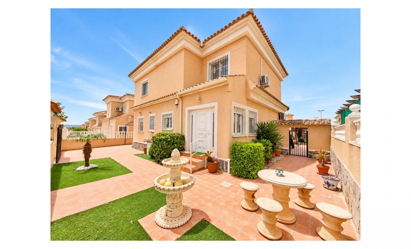 Sale - Villa Detached - San Fulgencio - urb.la marina