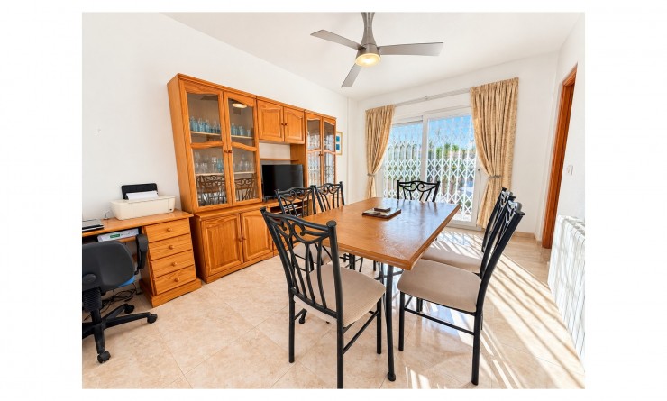 Sale - Villa Detached - San Fulgencio - urb.la marina