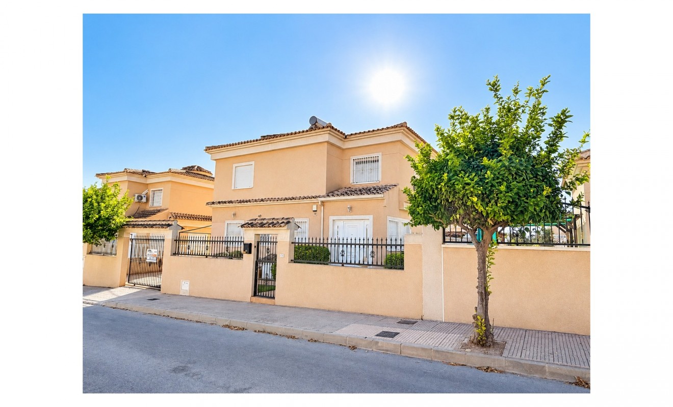 Sale - Villa Detached - San Fulgencio - urb.la marina