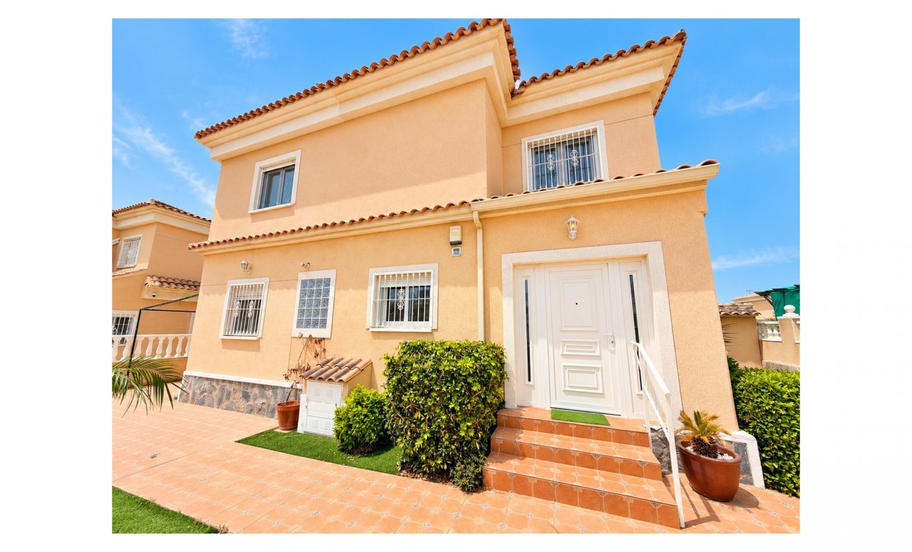 Sale - Villa Detached - San Fulgencio - urb.la marina
