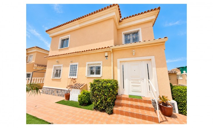 Sale - Villa Detached - San Fulgencio - urb.la marina