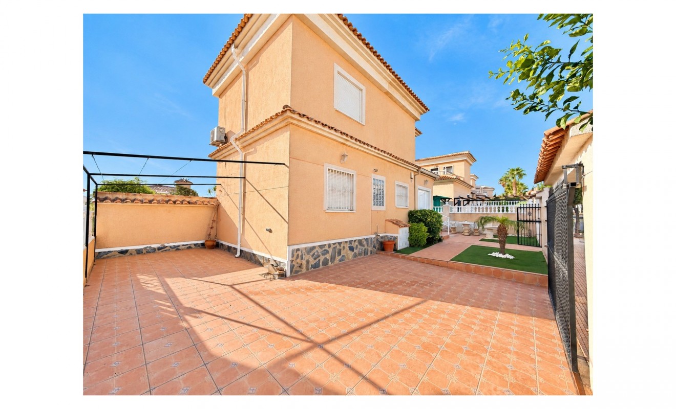 Sale - Villa Detached - San Fulgencio - urb.la marina
