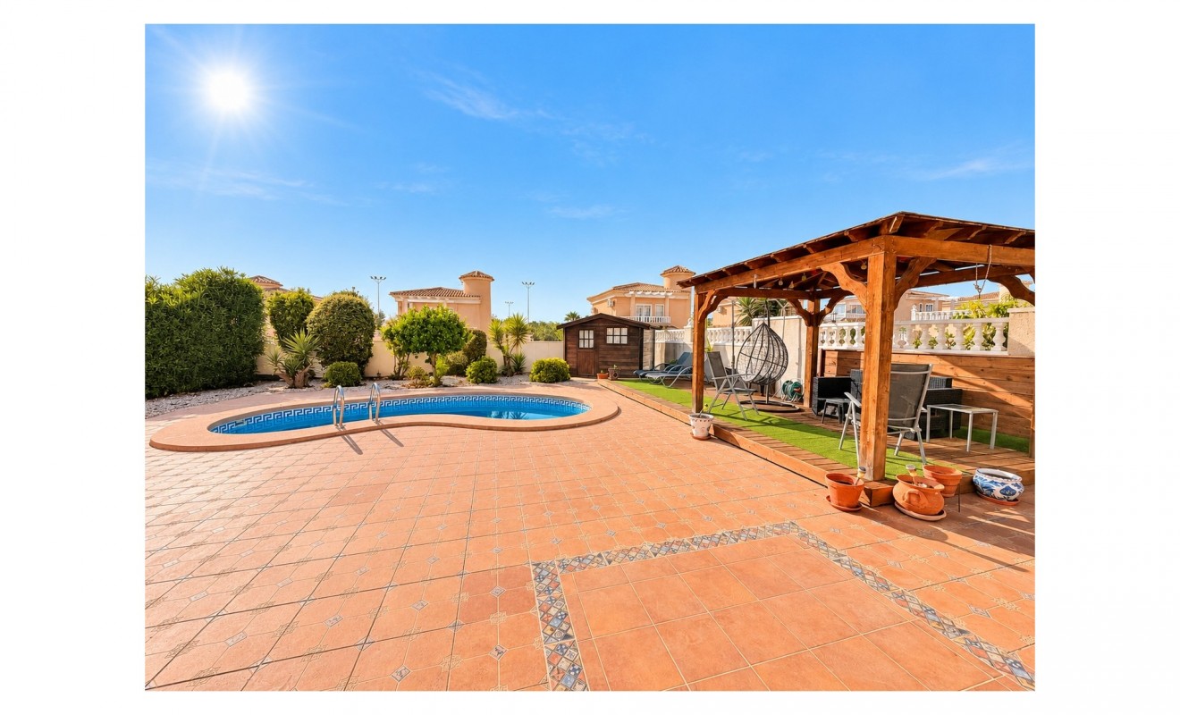 Sale - Villa Detached - San Fulgencio - urb.la marina