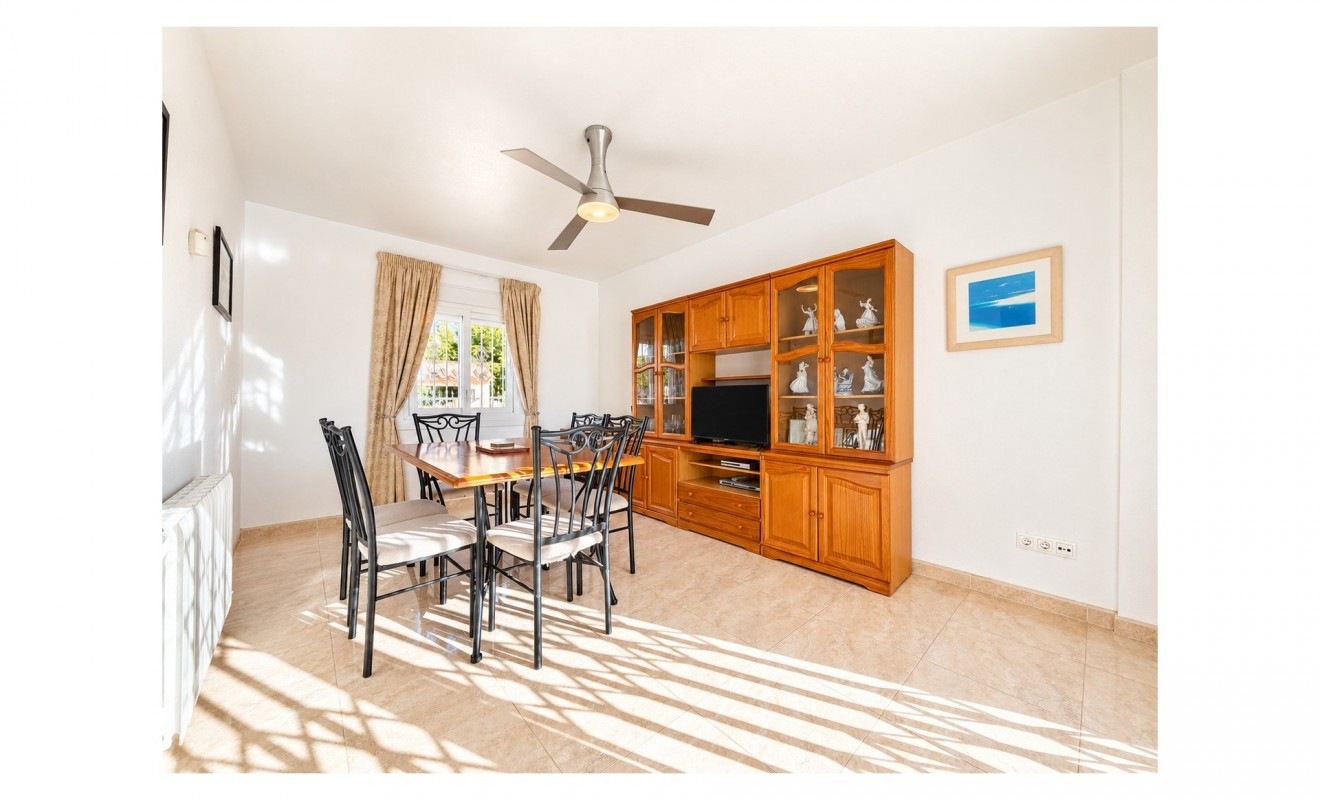 Sale - Villa Detached - San Fulgencio - urb.la marina