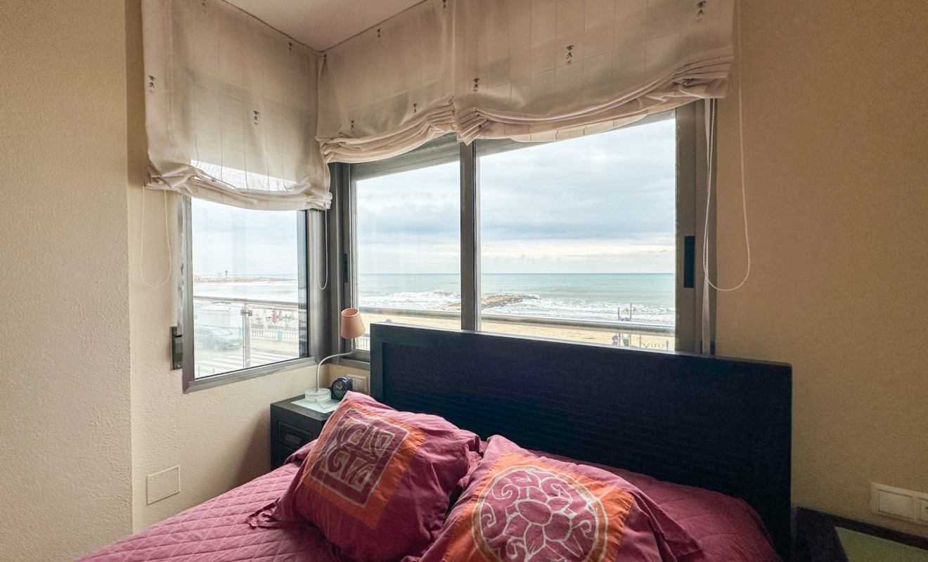 Wederverkoop - Apartment / flat - Torrevieja - Playa de los Locos