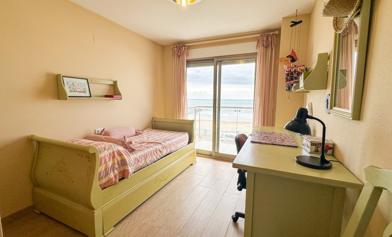 Wederverkoop - Apartment / flat - Torrevieja - Playa de los Locos