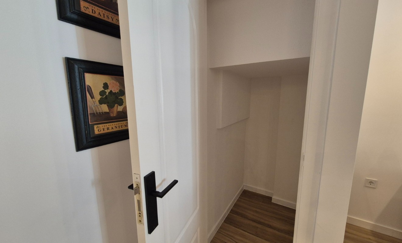 Wederverkoop - Herenhuis - Alicante - La Florida