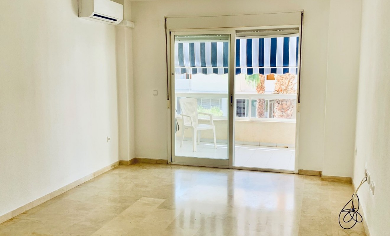 Wederverkoop - Apartment / flat - Albir - center