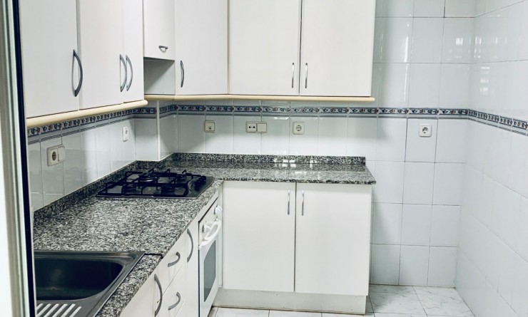 Wederverkoop - Apartment / flat - Albir - center