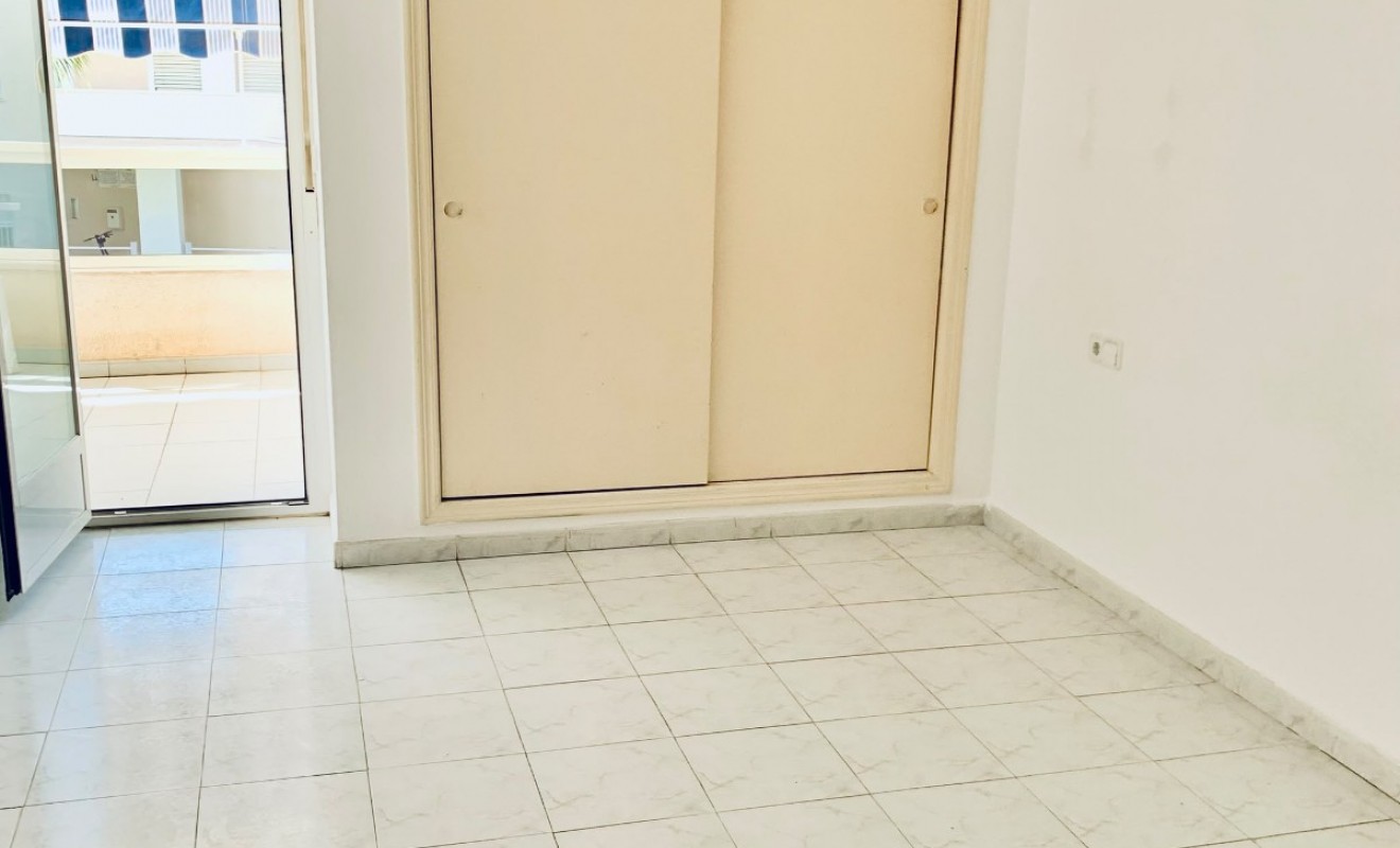 Wederverkoop - Apartment / flat - Albir - center