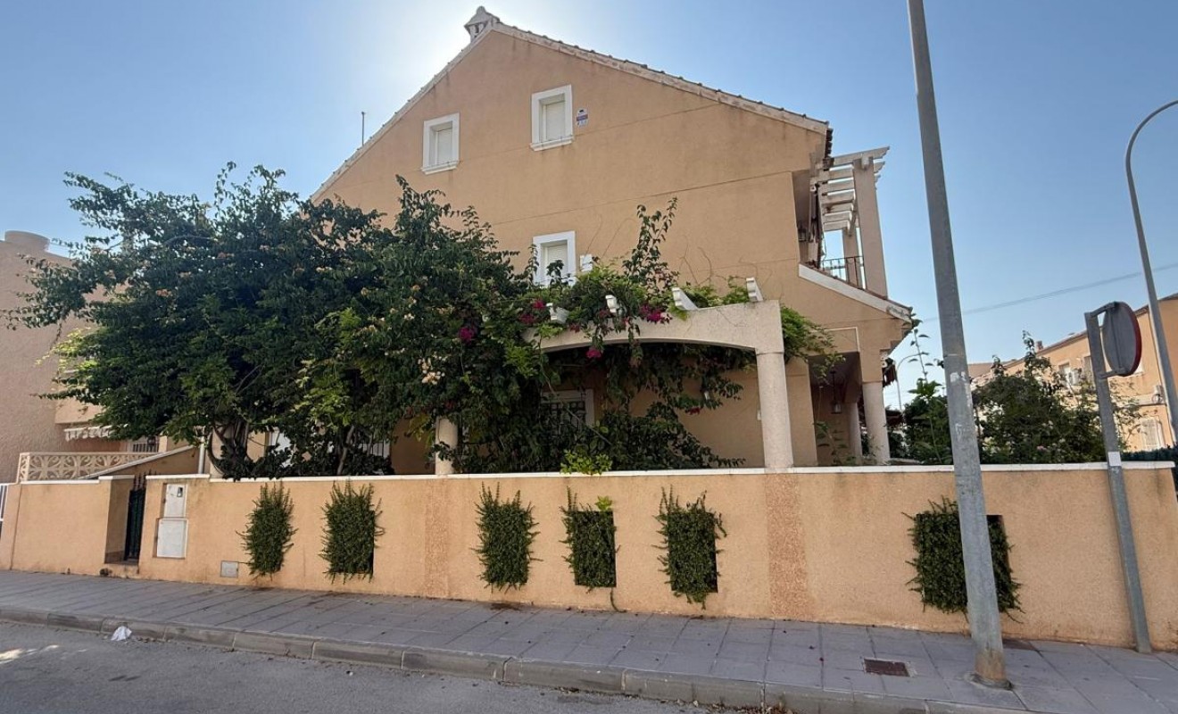Sale - Townhouse - Torre de la Horadada
