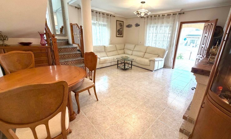 Wederverkoop - Villa - Orihuela Costa - Villamartín-Las Filipinas