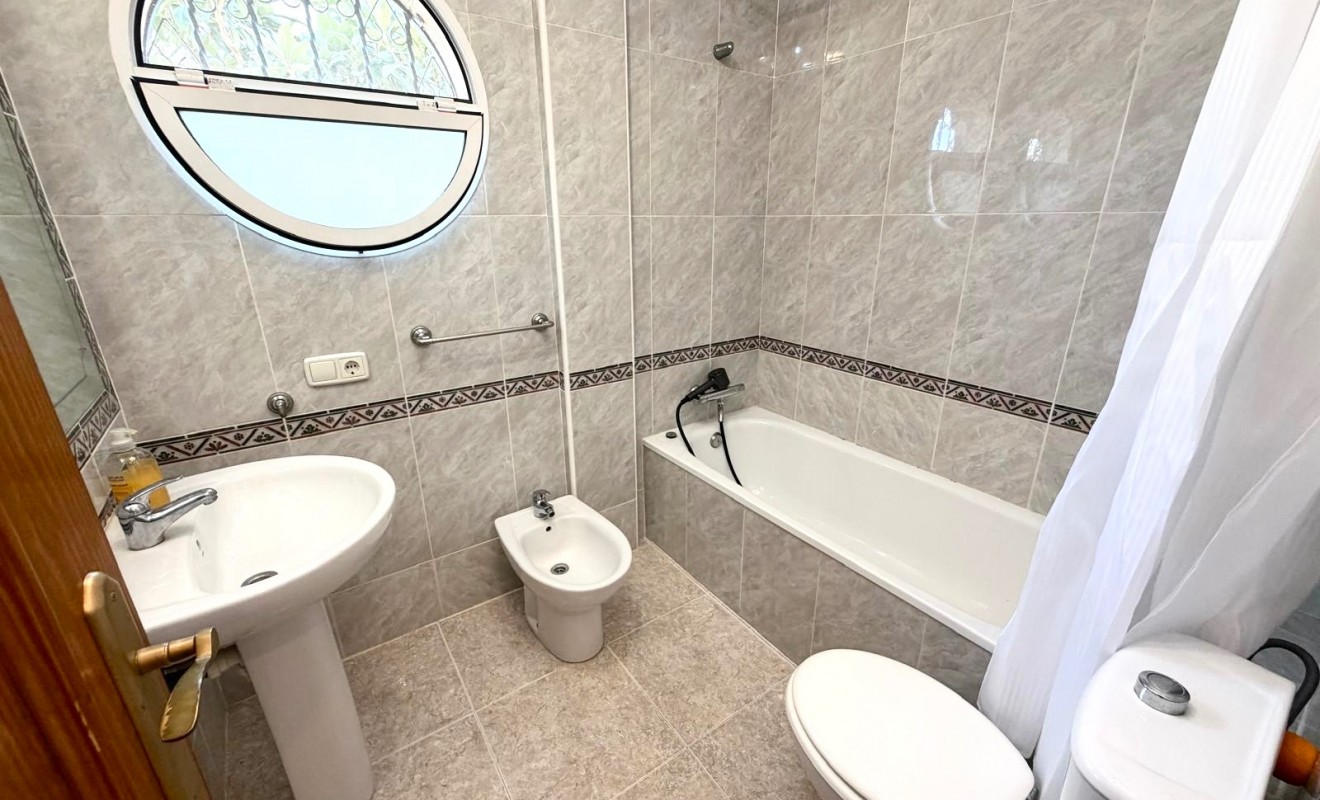 Wederverkoop - Villa - Orihuela Costa - Villamartín-Las Filipinas